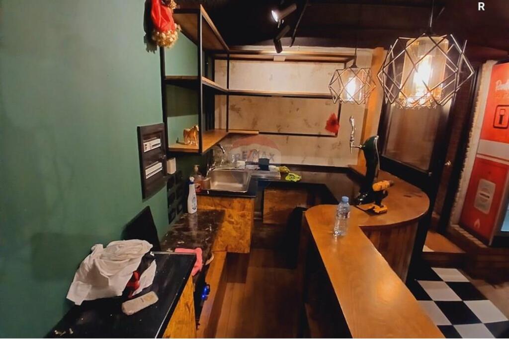Bar-Cafe Space for Sale in Bllok