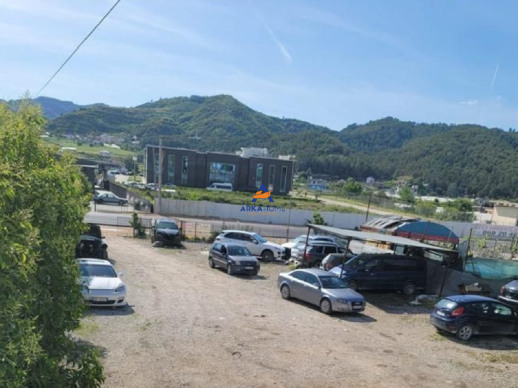 AFFITTASI 2 CAPANNONI 200M CON CORTILE 1000M2 "URA E BESHIRIT,KOMBINAT" PREZZO SU RICHIESTA.
