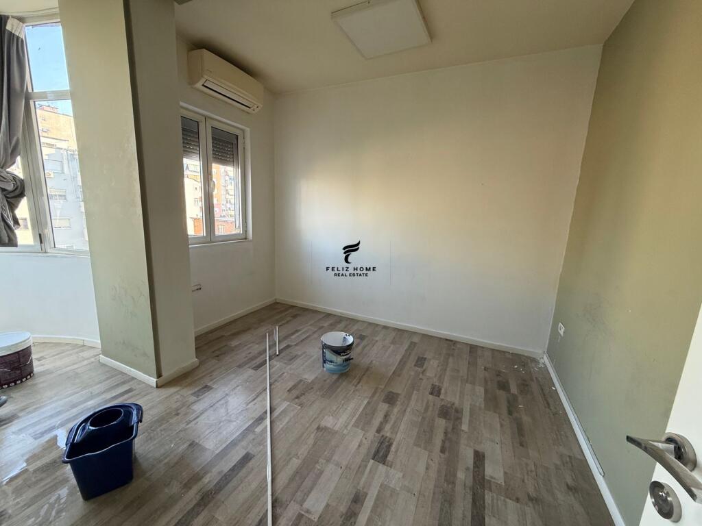 UFFICIO IN AFFITTO 120 M2 PIAZZA WILLSON 1400 EURO