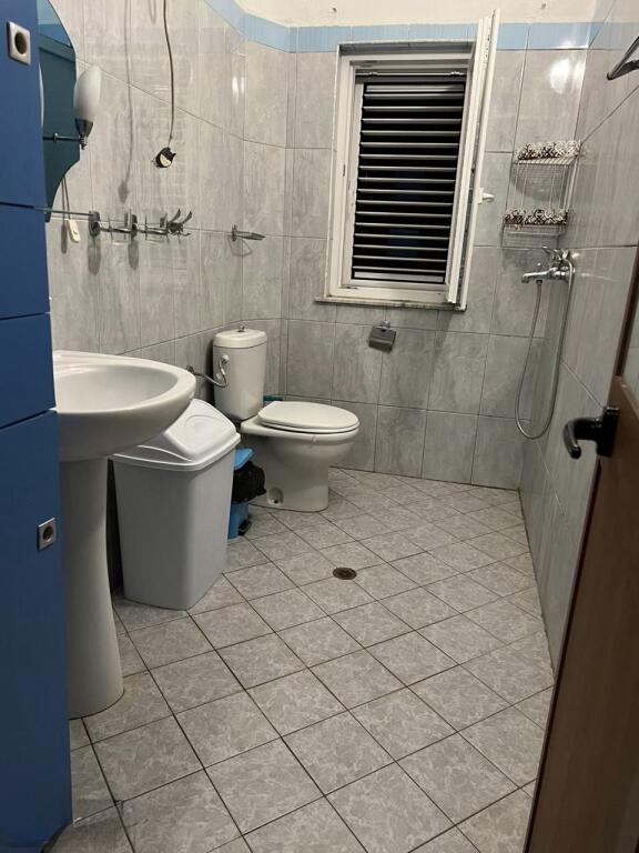 Shitet apartament 2+1 Myslym Shyri