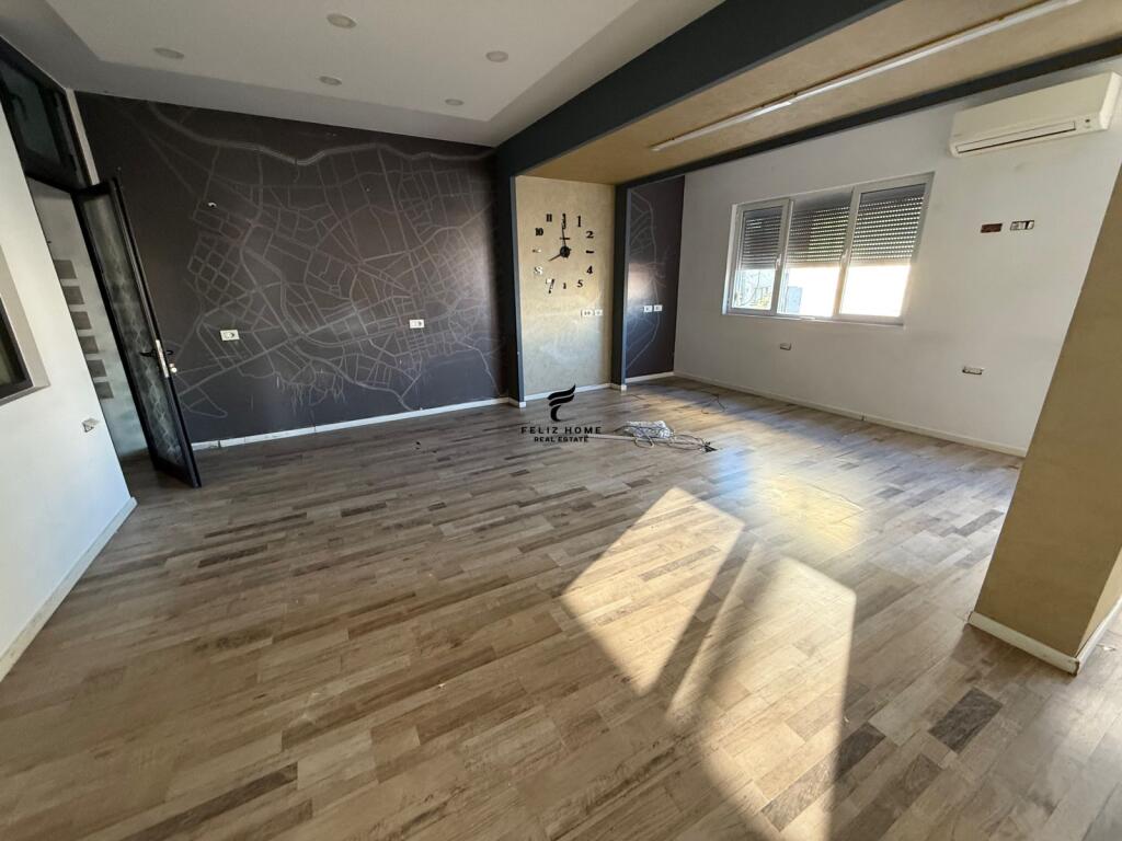 UFFICIO IN AFFITTO 120 M2 PIAZZA WILLSON 1400 EURO