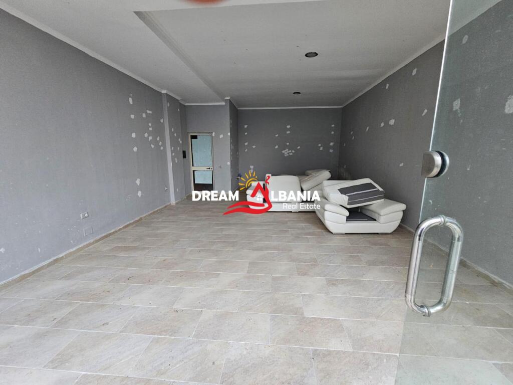 Shitet dyqan prane restorant Deliu ne rrugen e Teleferikut (ID 4171567)