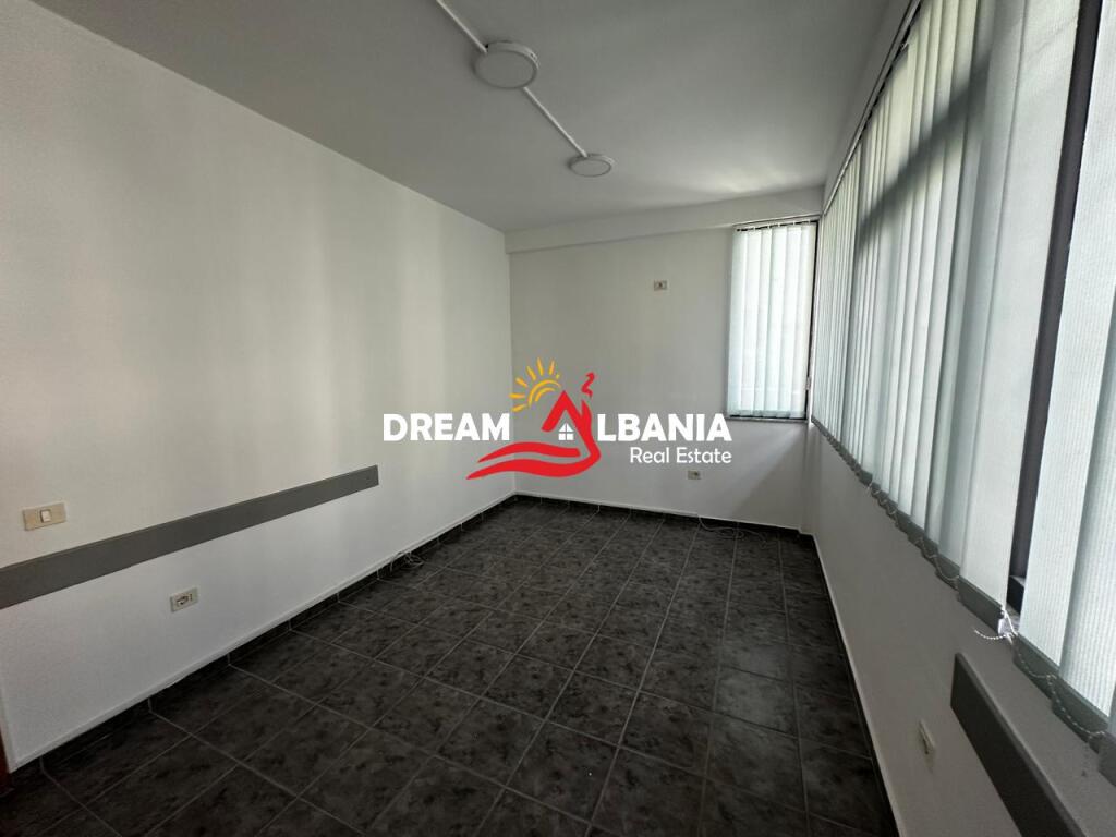 2 ambienti per uffici in affitto nella zona di Varri Bamit (ID 42611106).
