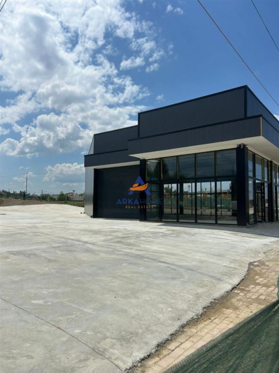 AFFITTASI CAPANNONE 400M2 E TERRENO 2300M2 "A KAMEZ" 2000 EURO.
