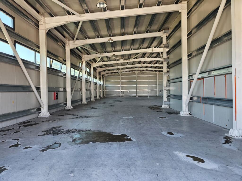 Jepet me Qira Magazinë – Rruga Dytësore Tiranë-Durrës