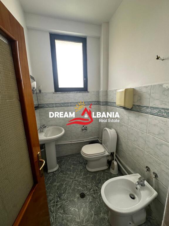 2 ambienti per uffici in affitto nella zona di Varri Bamit (ID 42611106).