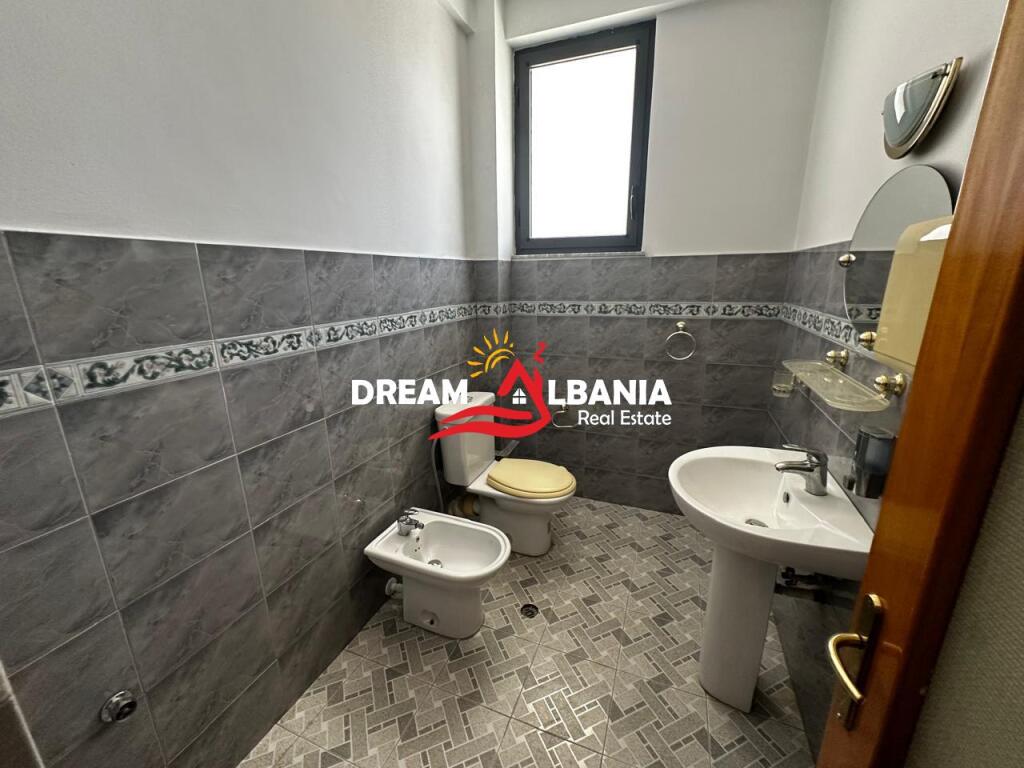 2 ambienti per uffici in affitto nella zona di Varri Bamit (ID 42611106).