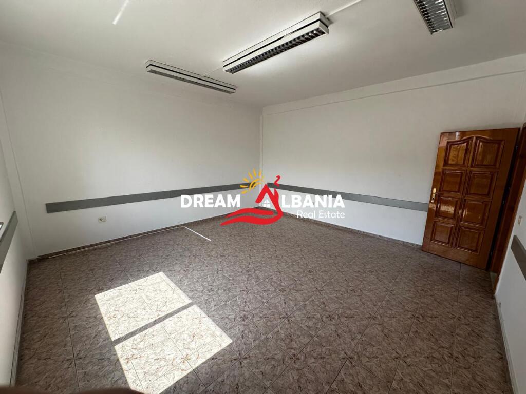 2 ambienti per uffici in affitto nella zona di Varri Bamit (ID 42611106).