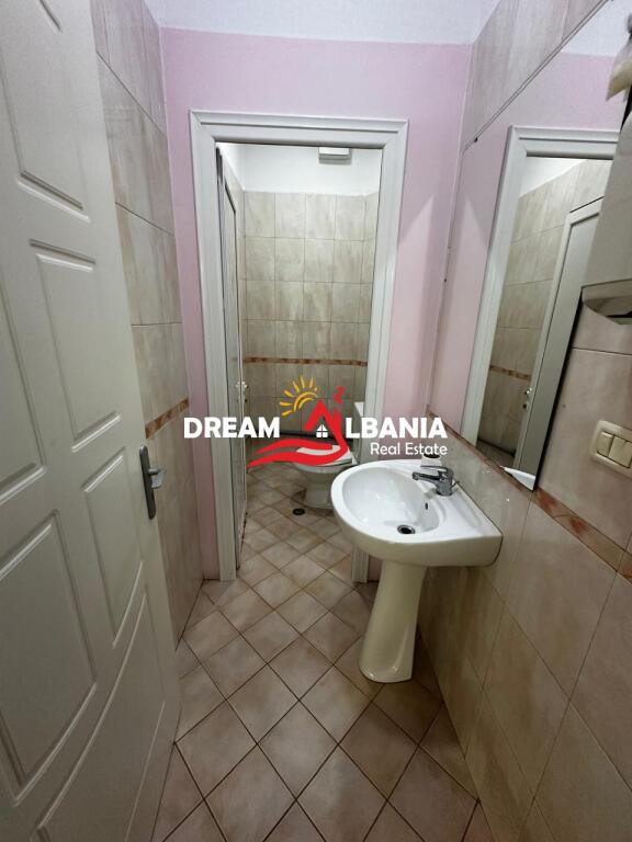 2 ambienti per uffici in affitto nella zona di Varri Bamit (ID 42611106).
