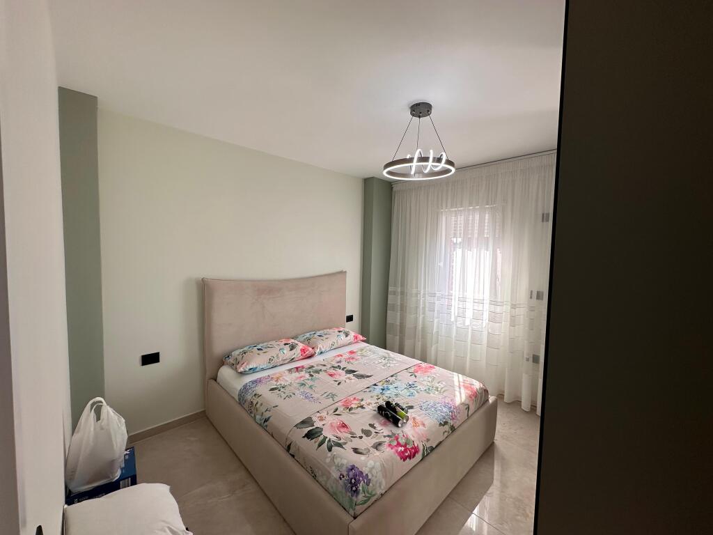 Jepet me qira apartament 2+1 + parking – Green City, Astir  💰 Çmimi: 750 € / muaj