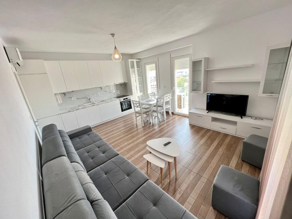 📣 SUPER RENT Apartment 2+1 With Balcony 📍 Near Mangalem Complex 21, Ali Dem ✨  💶 Price 50,000 Leke