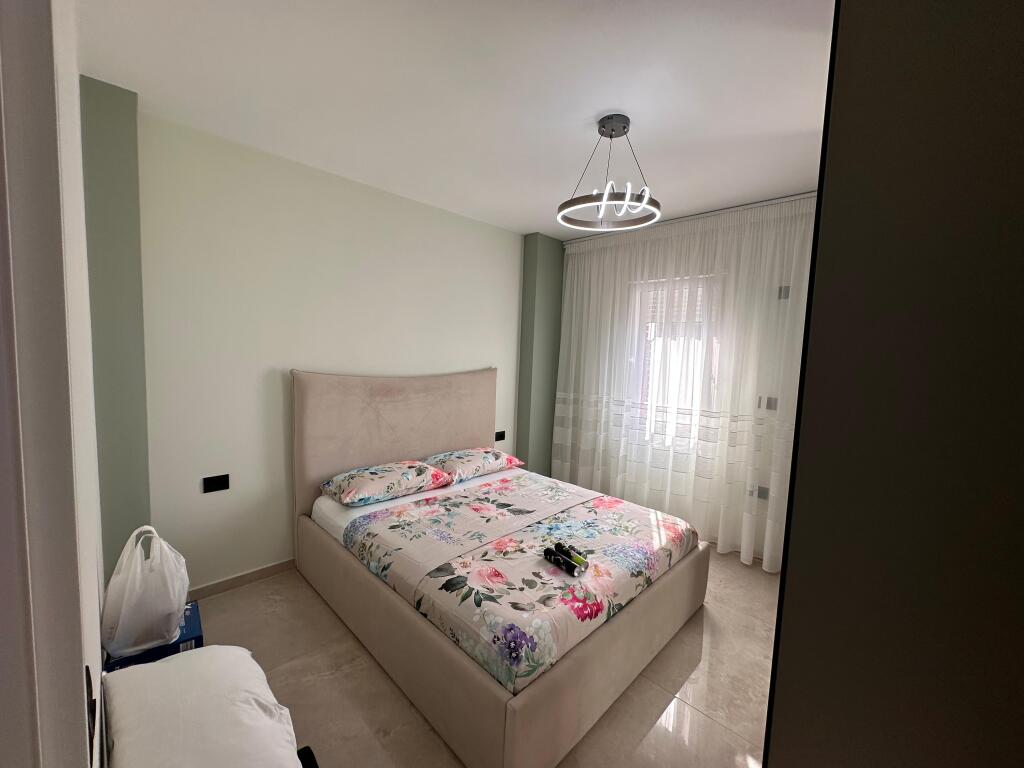 Jepet me qira apartament 2+1 + parking – Green City, Astir  💰 Çmimi: 750 € / muaj