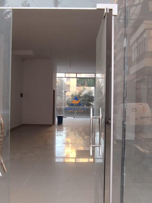 SHOP FOR SALE 100M2 "TE FRESKU, RRUGA SHEFQET KUKA" 130,000 EURO