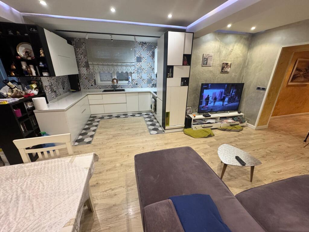 🏡 Appartamento 3+1+2 in affitto vicino alla scuola “Vasil Shanto”!
