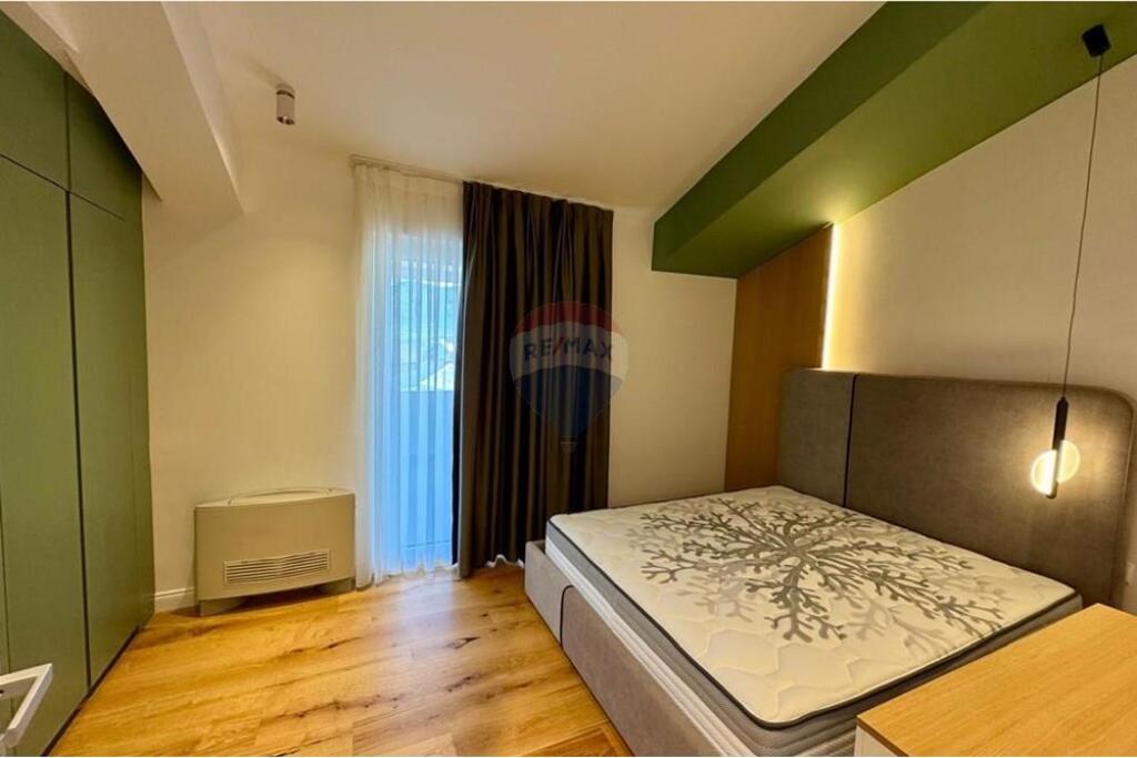 Tirane, Penthouse for sale 5th floor, 276 m² 650,000 € ID: 530291018-833