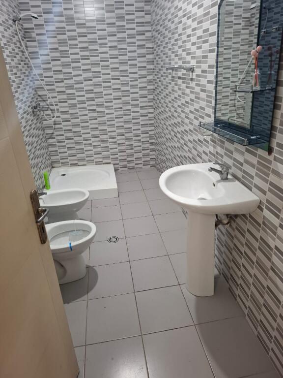 JEPET ME QIRA APARTMENT 1+1 ASTIR, TIRANE e na kontaktoni: 