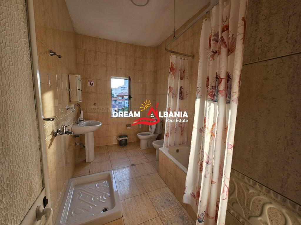 Shitet Hotel në Rr. Elbasanit pranë Ambasadës Amerikane – Tiranë (ID 4151171)