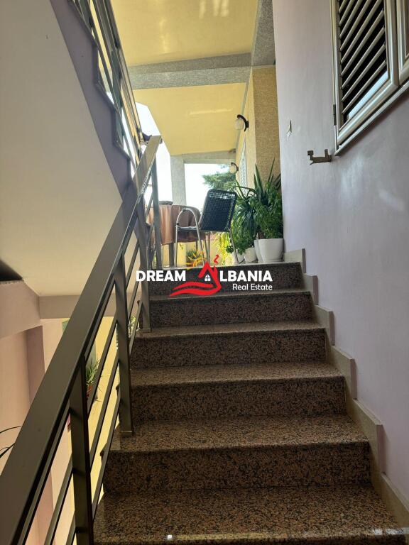 Appartamento 3+1 al piano di una villa in affitto, Ponte dell'Istituto – Tirana (ID 4251343)