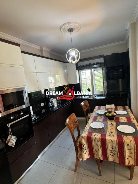 Appartamento 3+1 al piano di una villa in affitto, Ponte dell'Istituto – Tirana (ID 4251343)