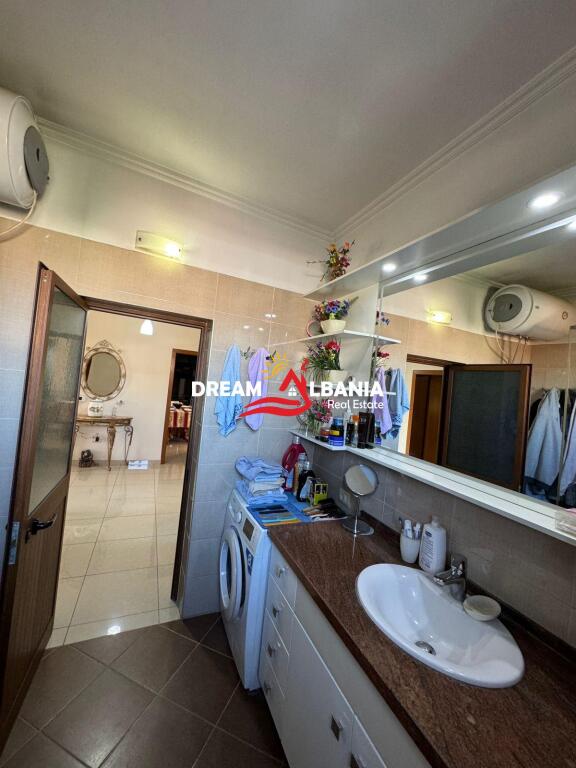 Appartamento 3+1 al piano di una villa in affitto, Ponte dell'Istituto – Tirana (ID 4251343)