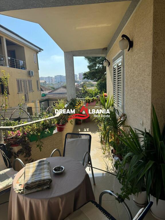Appartamento 3+1 al piano di una villa in affitto, Ponte dell'Istituto – Tirana (ID 4251343)