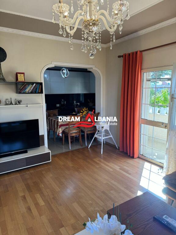 Appartamento 3+1 al piano di una villa in affitto, Ponte dell'Istituto – Tirana (ID 4251343)