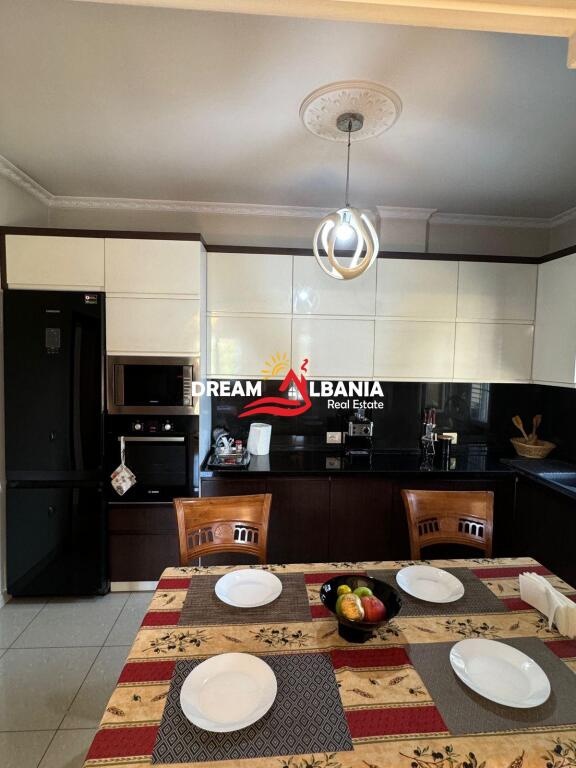 Appartamento 3+1 al piano di una villa in affitto, Ponte dell'Istituto – Tirana (ID 4251343)
