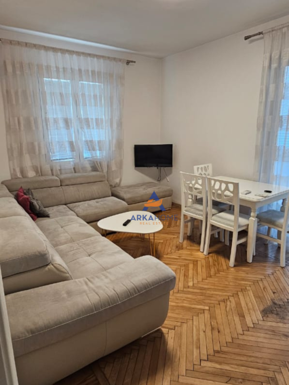APPARTAMENTO IN AFFITTO 1+1+BALCONE "RRUGA E BARRIKADAVE" 55000 LEK