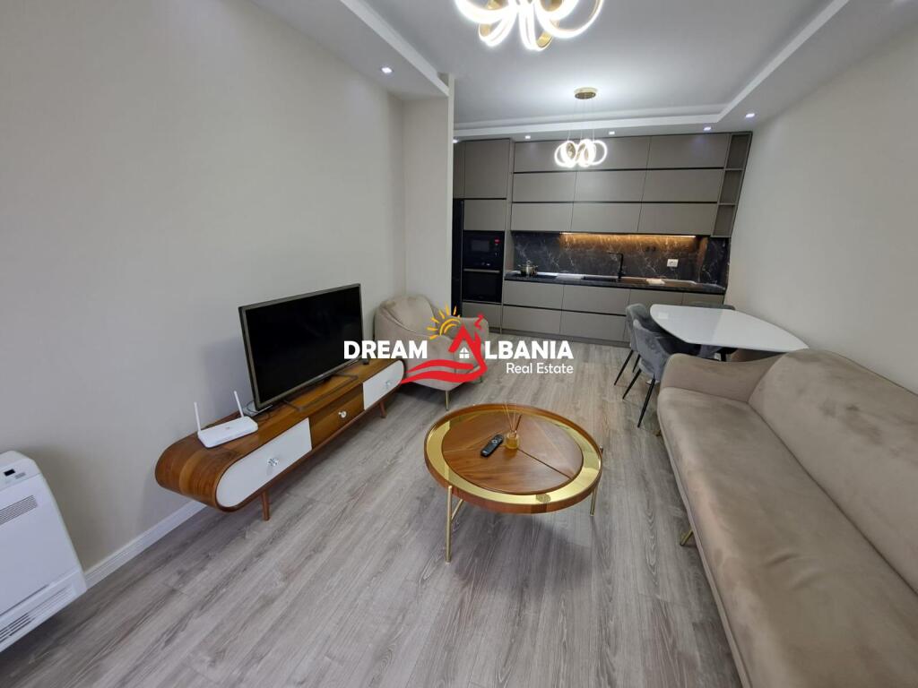 Appartamento 2+1 in affitto in via Jordan Misja nella residenza Quartrum a Tirana (ID 42214676)