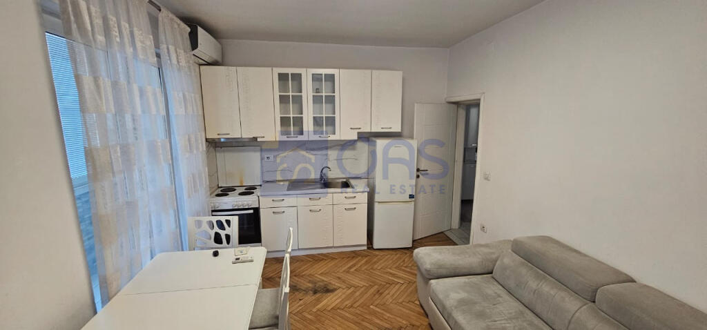 Apartment 1+1 for rent on Barricade Street.