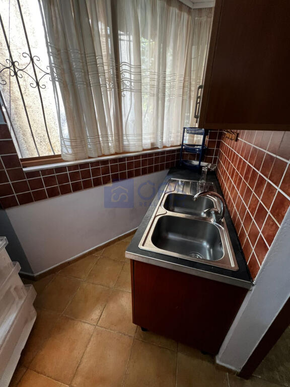 Jepet me qera apartament 2+1 ne Ali Dem