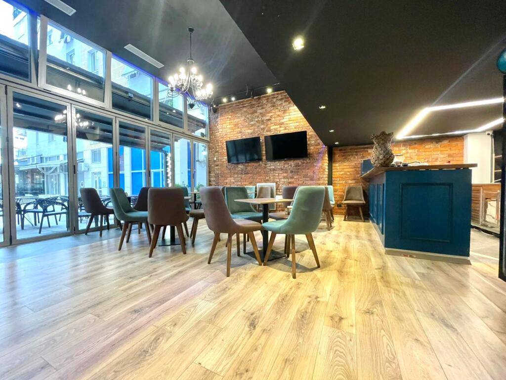  FOR SALE: 🔴 SHOP / VENUE - Highly Invested 62 m² (Glass Front - 📍 Kolombo Complex, Split into 2 Floors)
