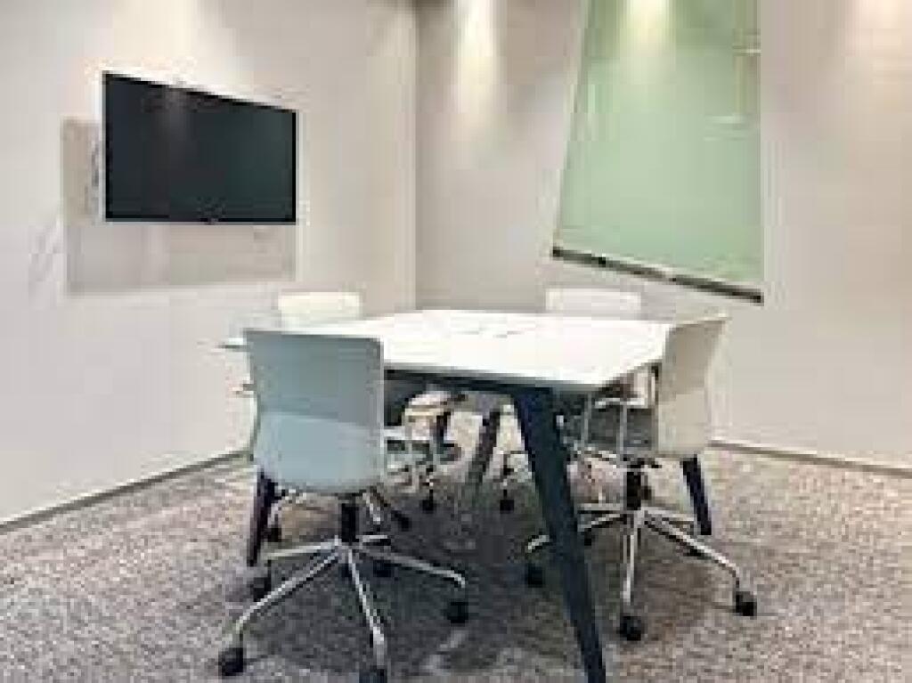 Ufficio in Affitto a Xhamllik (ID BZ2662) Tirana