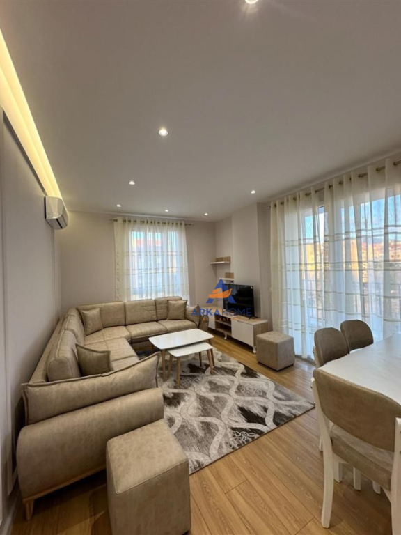EPET ME QERA APARTAMENT 1+1+BALLKON "TE FUSHA E AVIACIONIT" 550 EURO.