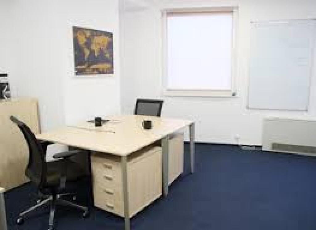Ufficio in Affitto a Xhamllik (ID BZ2662) Tirana