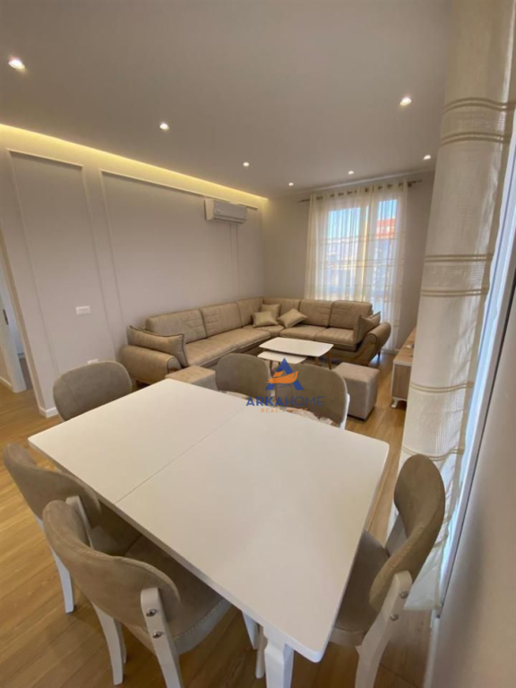 EPET ME QERA APARTAMENT 1+1+BALLKON "TE FUSHA E AVIACIONIT" 550 EURO.