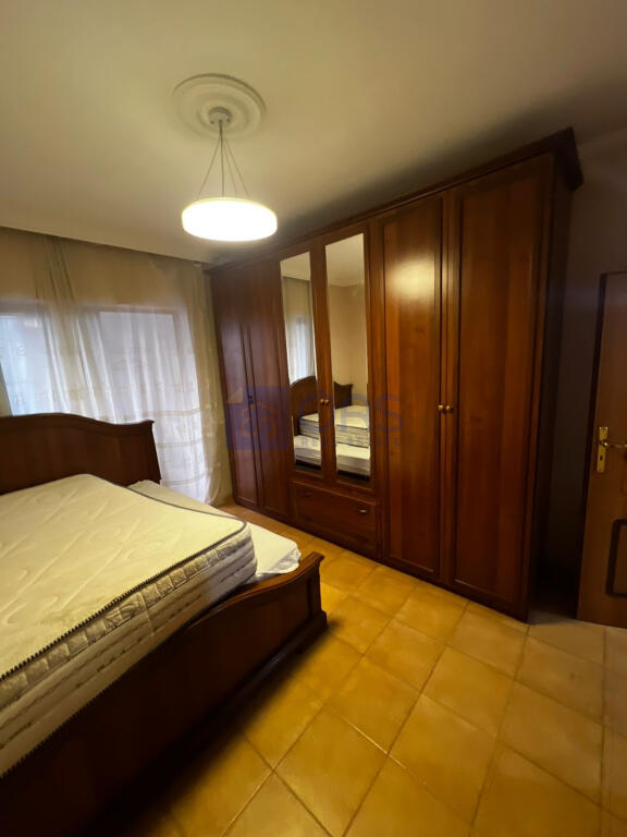 Jepet me qera apartament 2+1 ne Ali Dem