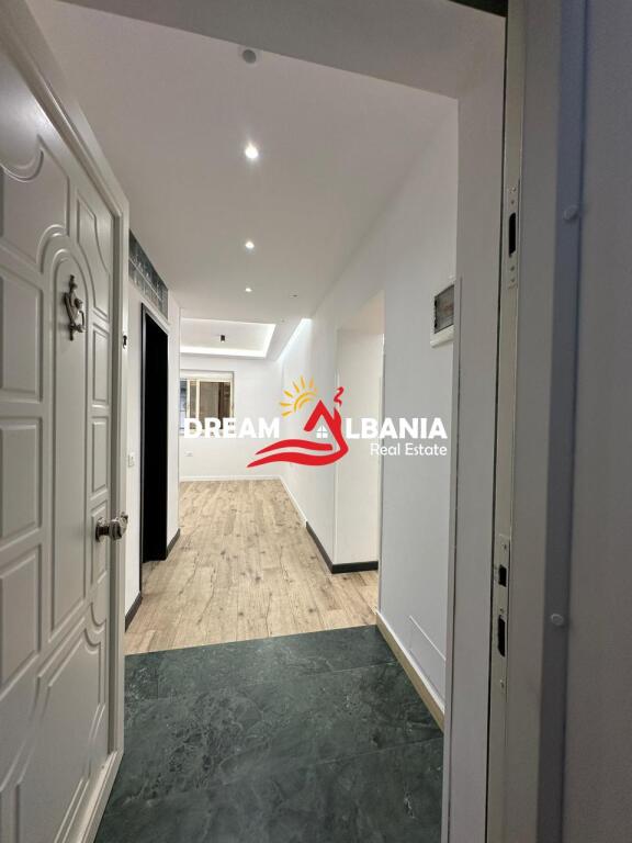 Appartamento 1+1 in vendita in via Sami Frasheri vicino al Liceo Petro Nini (ID 4119433)