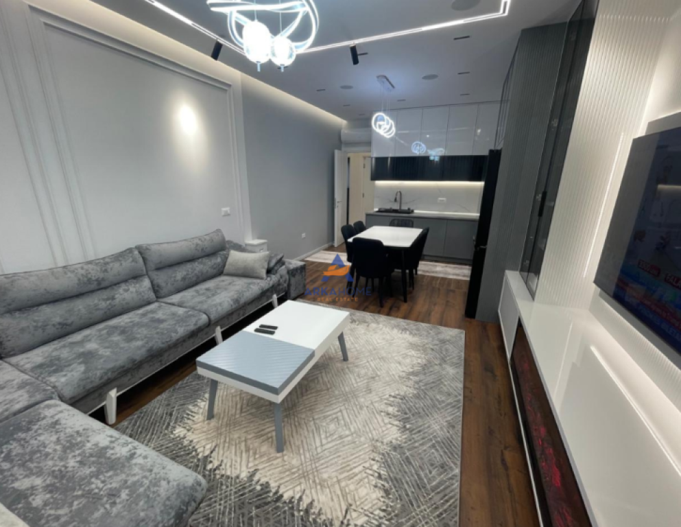 JEPET APARTMENT ME QERA 2+1+2 BALLKONE "TE KOMPLEKSI ARLIS,FARMACIA 10" 850 EURO( BASHKE ME POST PARKIMIN 900 EURO).
