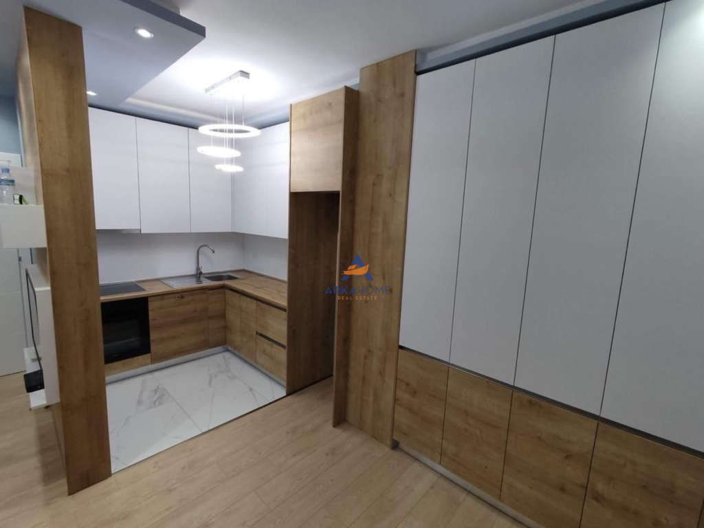 SHITET APARTAMENT 2+1+BALLKON "YZBERISHT" 130.000 EURO.