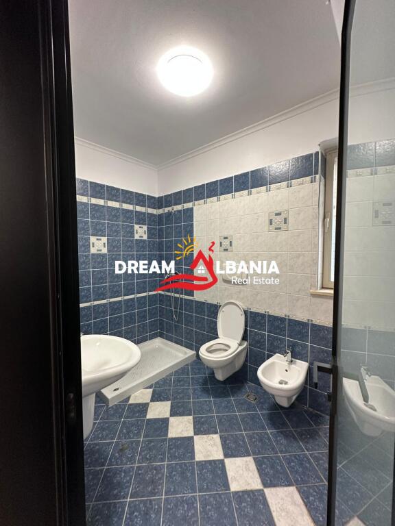 Appartamento 1+1 in vendita in via Sami Frasheri vicino al Liceo Petro Nini (ID 4119433)