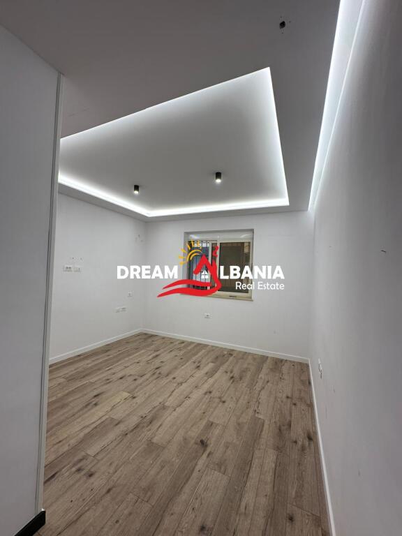 Appartamento 1+1 in vendita in via Sami Frasheri vicino al Liceo Petro Nini (ID 4119433)