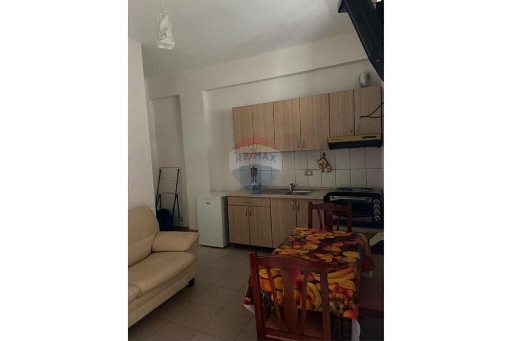 Hotel in Vendita a Orikum, 350 m² 575.000 € (ID: 530411012-83)