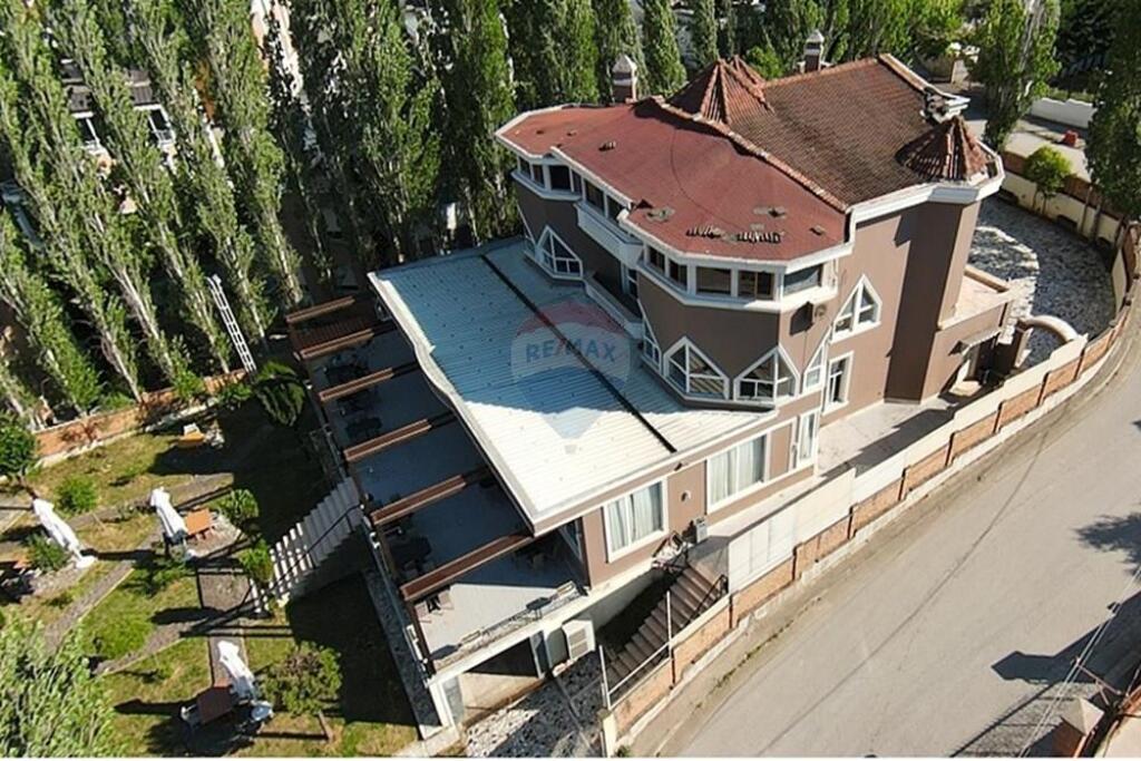 Mjull Bathore, edificio commerciale in vendita, 1.240 m² 1.800.000 € (ID: 530281026-1012)