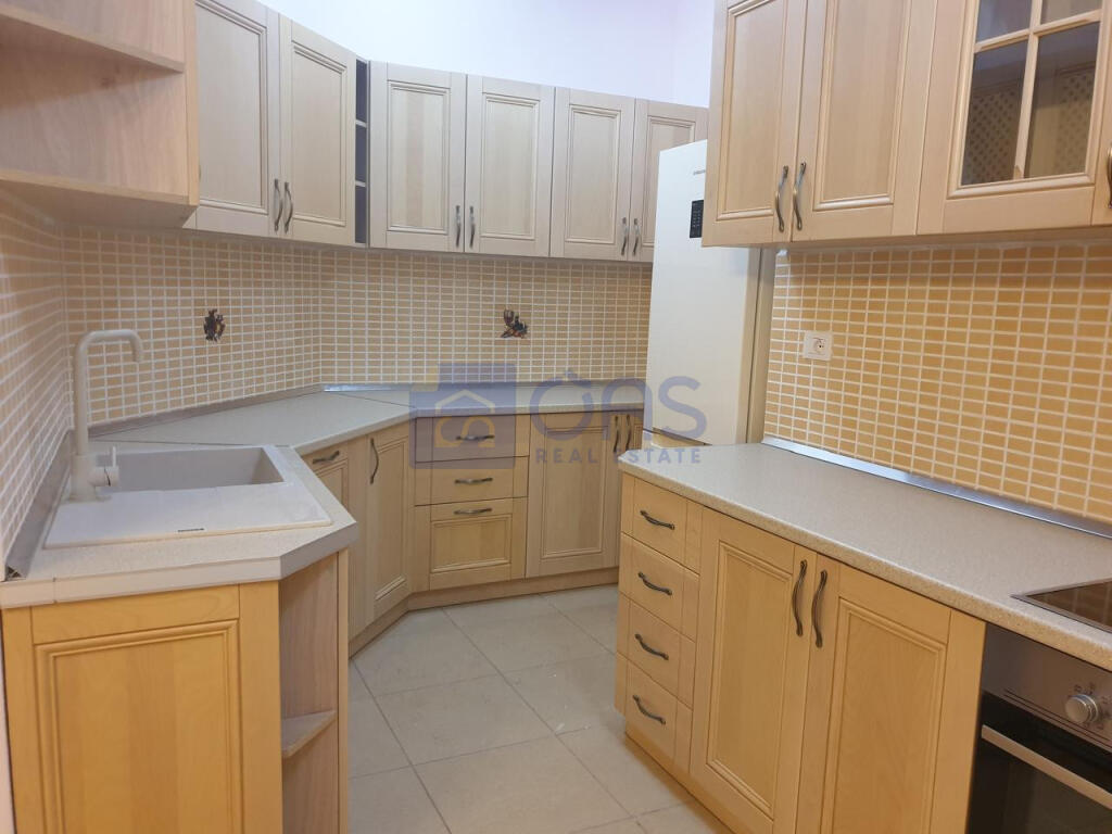 Jepet me qira apartament 3+1+2 te Liqeni Artificial.