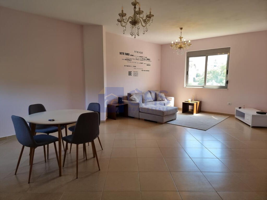 Jepet me qira apartament 3+1+2 te Liqeni Artificial.