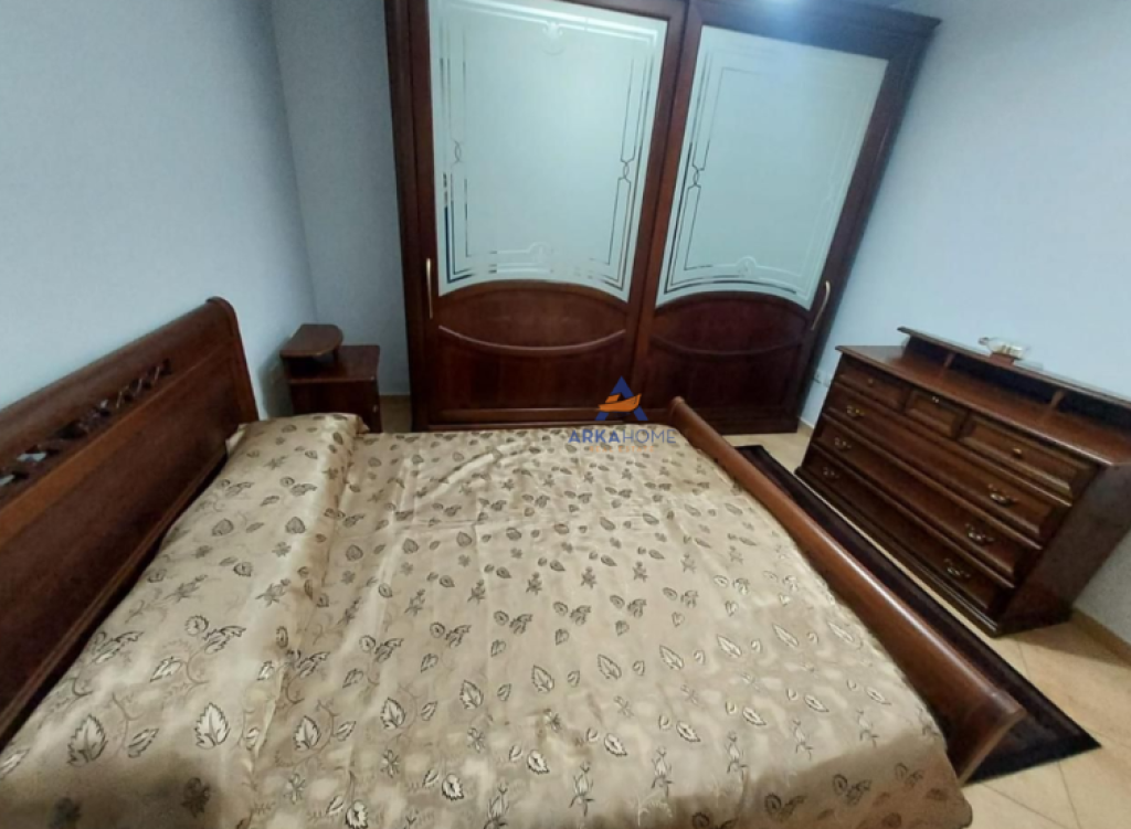 JEPET ME QERA APARTAMENT 1+1+BALLKON "KOMPLEKSI DELIJORGJI " 550 EURO.