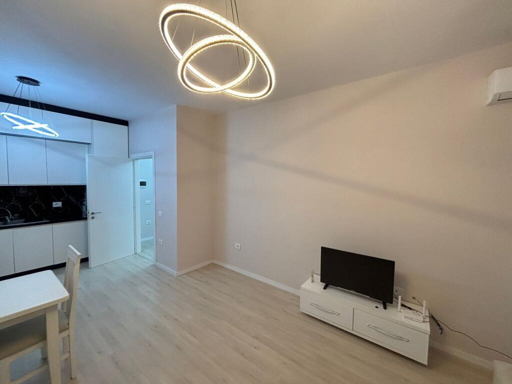 1+1, furnished, at Urban Gate Astir price 450 euro