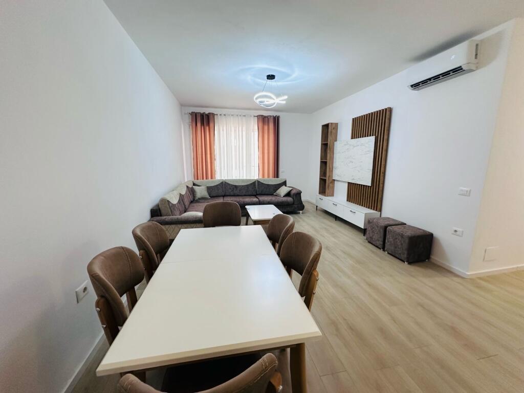 2+1, contemporary furnished, near trio bar don bosko, 650 euros