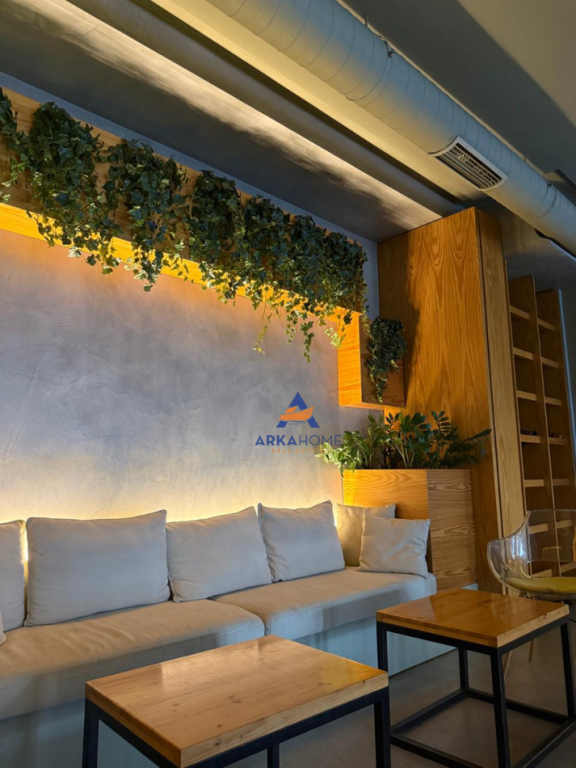 AFFITTASI BAR 162M2 "REZIDENZA KODRA E DIELLIT 1" 1600 EURO.